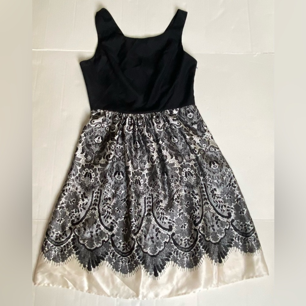 Christopher Deane Dress Size8 Black & White Printed Lace Open Back Bow Detail